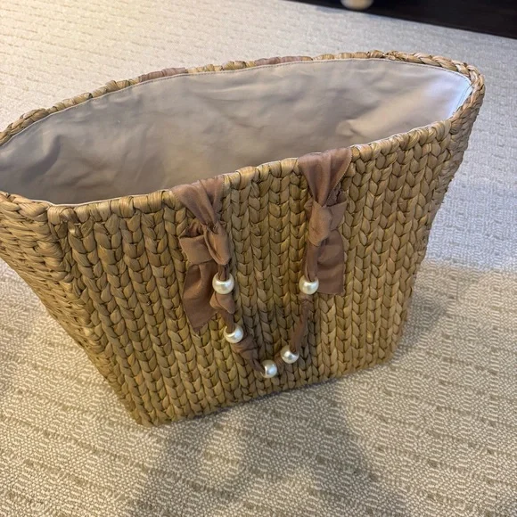 Pamela Munson Isla Bahia Pearl Tote Bag - Picture 7 of 8